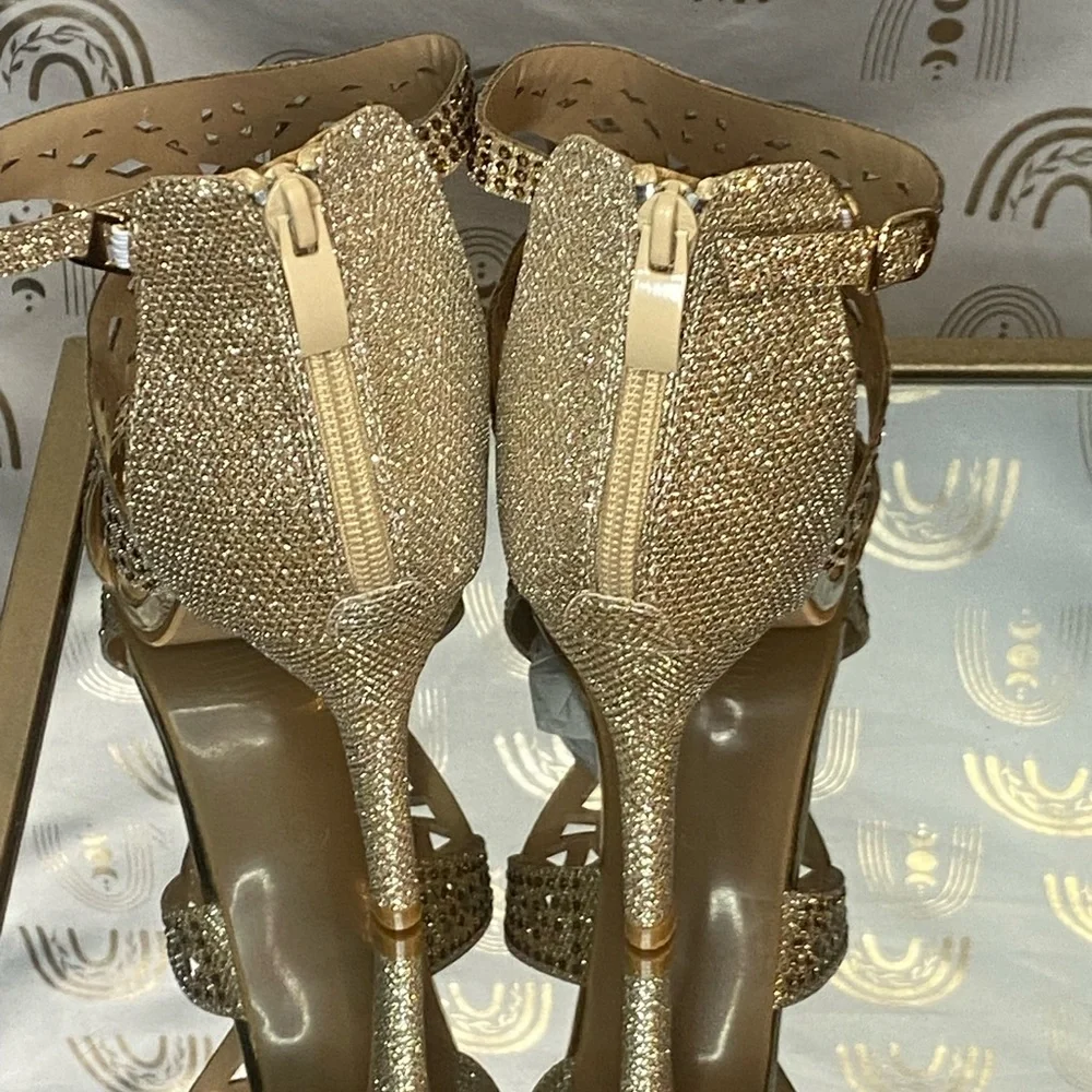 NWT Gold Textured Metallic Heels - Picture 7 of 13
